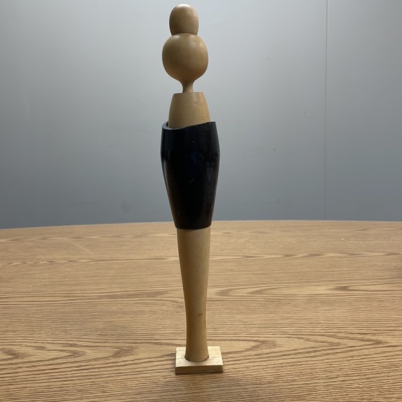 Traditional Wood Japanese Tall Lady Doll - Picture 4 of 5